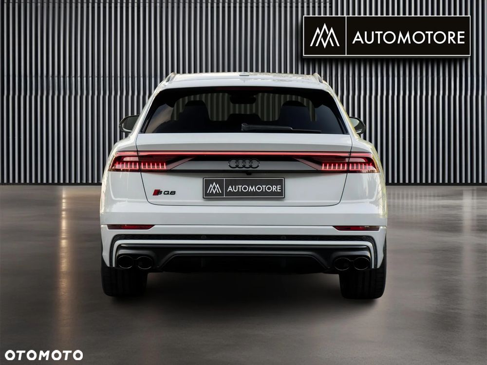 Audi SQ8 - 8