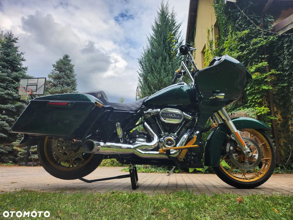 Harley-Davidson Touring Road Glide - 2