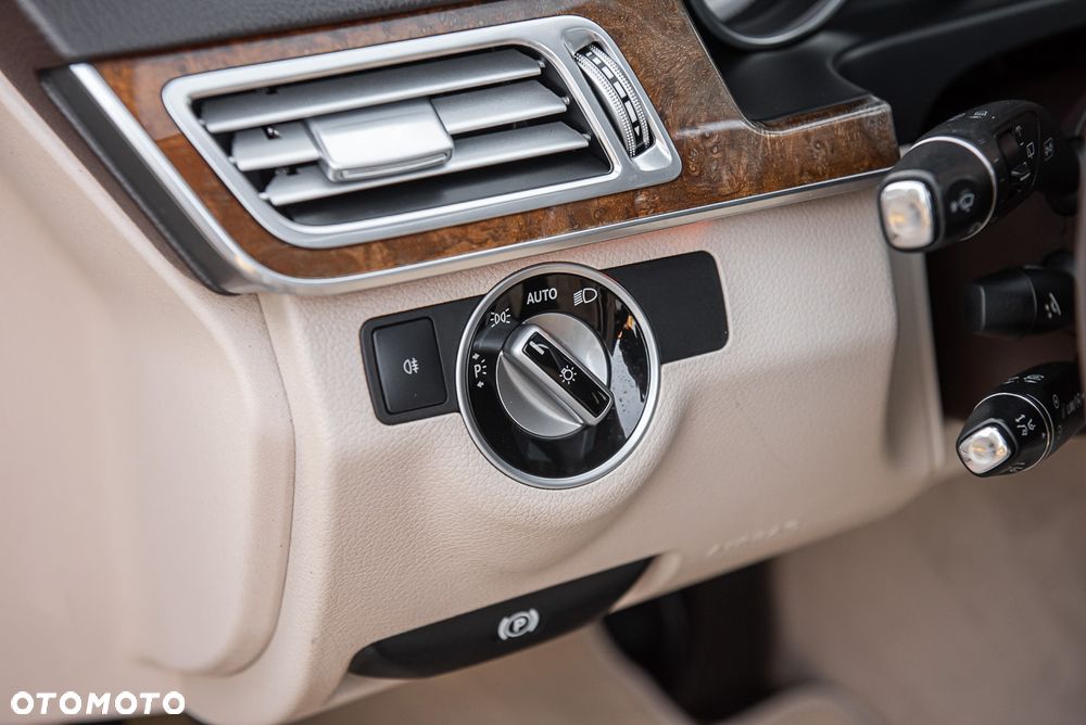 Mercedes-Benz Klasa E 350 BlueTEC 4Matic 7G-TRONIC Avantgarde - 17