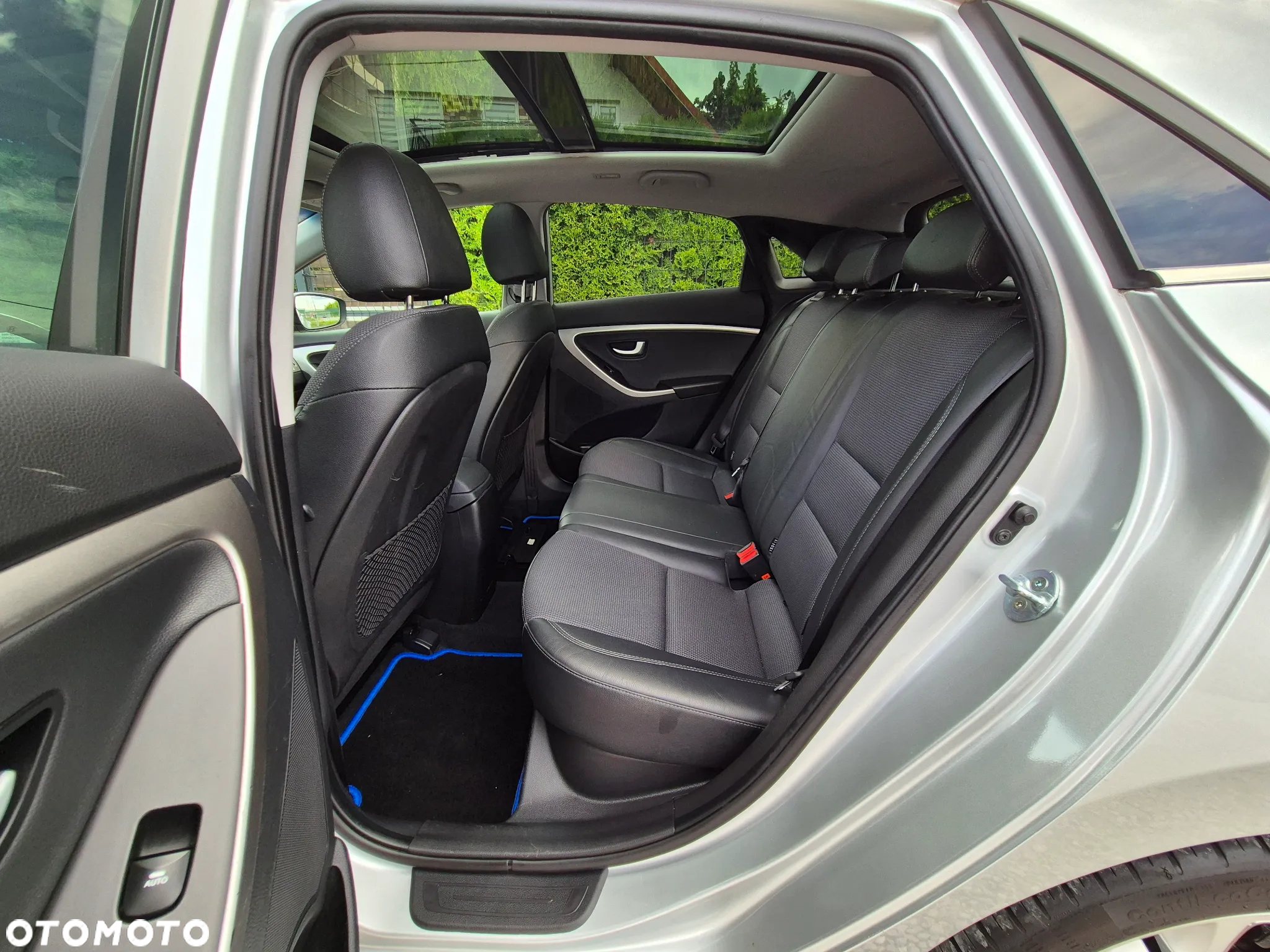 Hyundai i30 blue Kombi 1.6 GDi YES Gold - 34