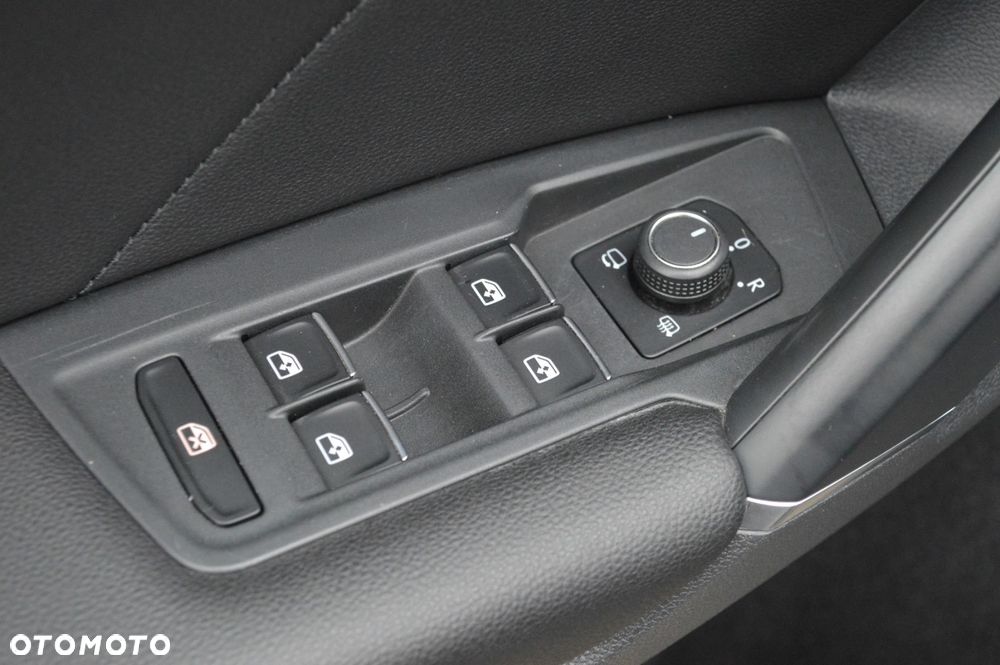 Volkswagen Tiguan - 32
