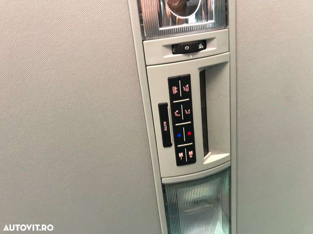 Volkswagen Multivan - 16