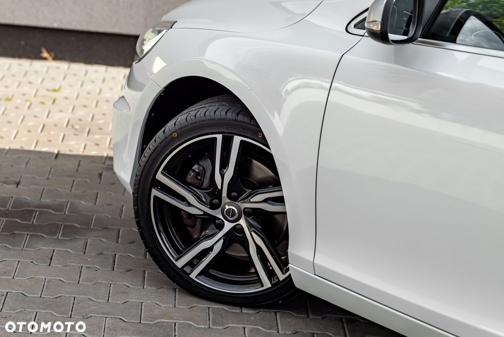 Volvo V40 D2 Geartronic RDesign - 16