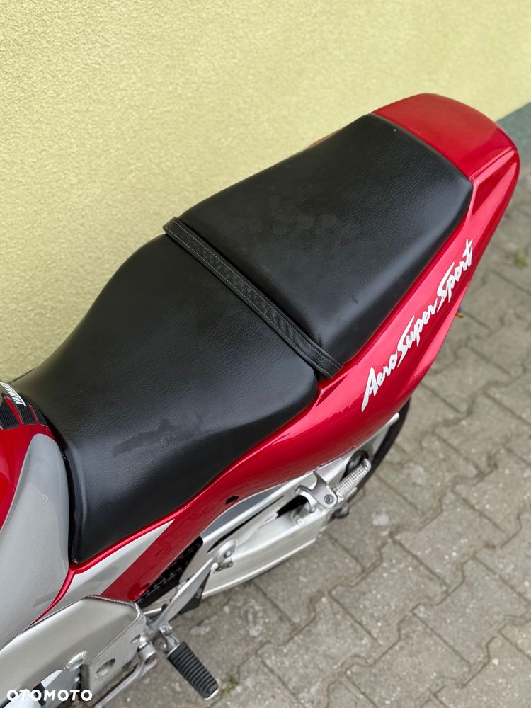 Yamaha Thunderace - 32