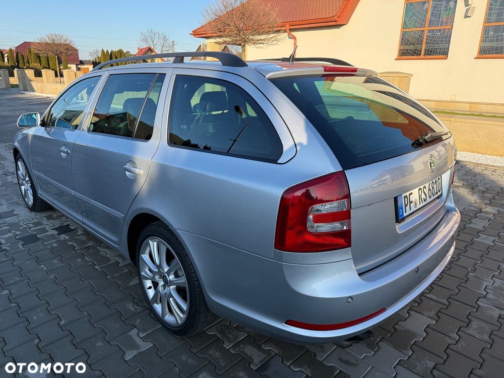 Skoda Octavia 2.0 TDI DPF RS DSG - 8