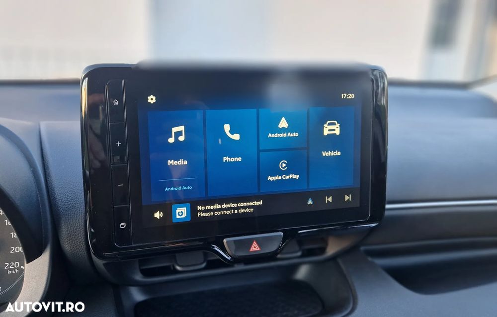 Toyota Yaris 1.5 L Dynamic - 17