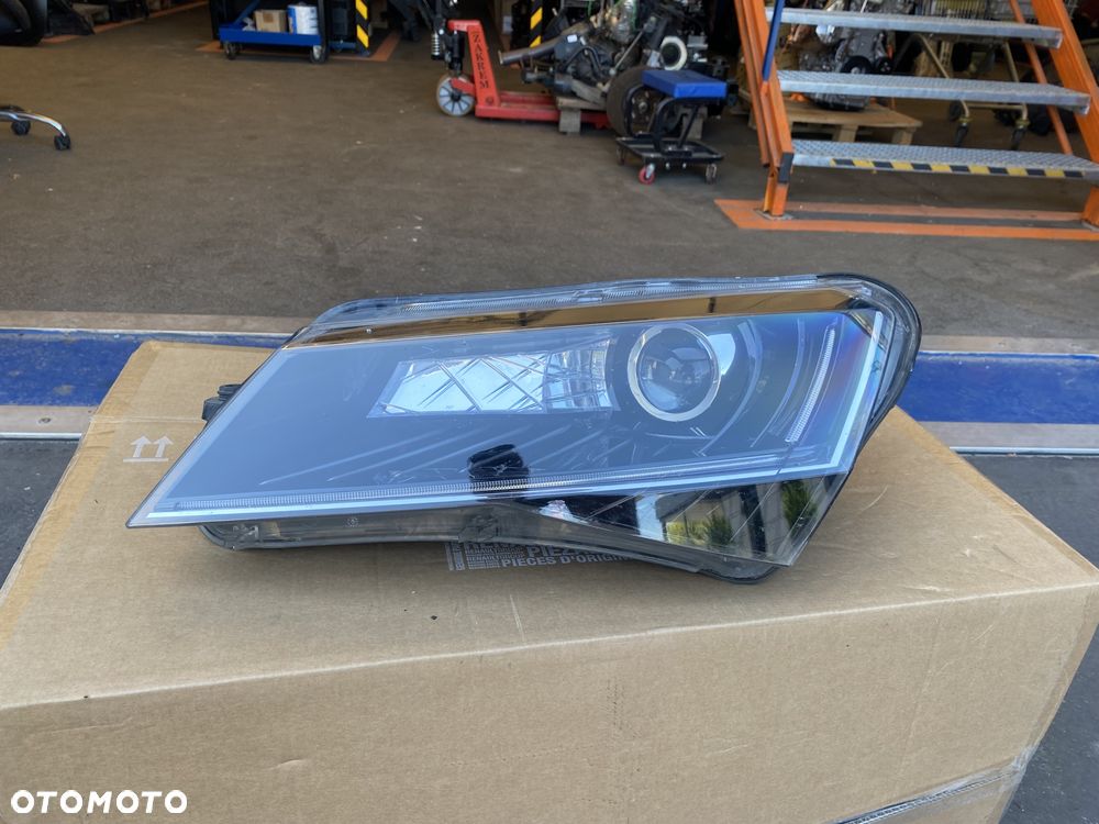 Skoda Superb Super-b Super B III 3 lift fl  lampa przednia lewa lewy przód REFLEKTOR LEWY przedni PRZÓD bixenon biksenon bi xenon bi xenonowe  EUROPA 3V1941015A 3V1.941.015A  soczewka - 3