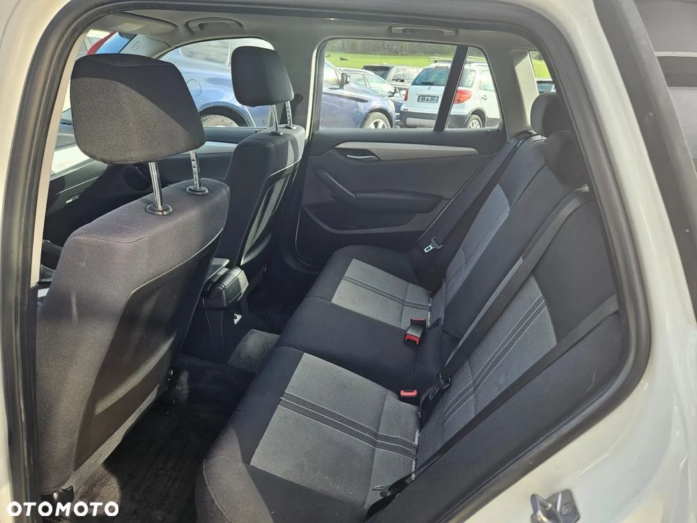 BMW X1 xDrive18d - 11