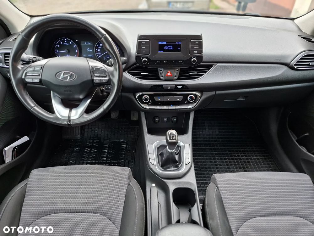Hyundai i30 1.5 DPI Classic + - 12