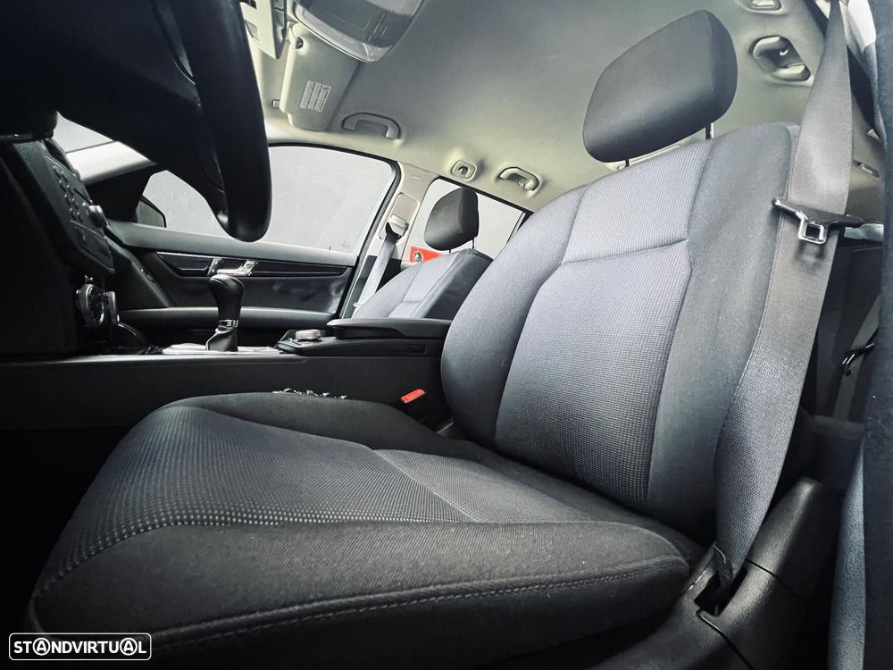 Mercedes-Benz C 220 CDi Avantgarde BlueEfficiency - 32