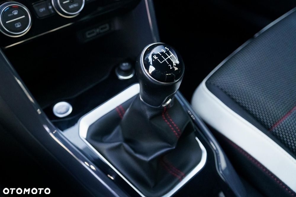 Volkswagen T-Roc - 30