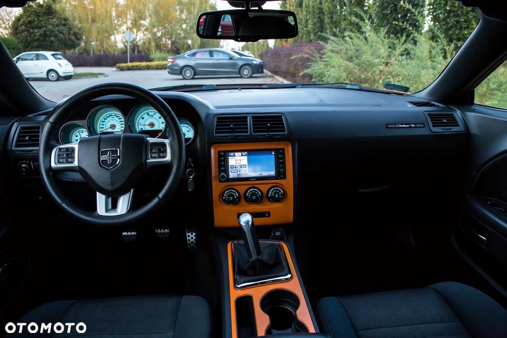 Dodge Challenger - 9