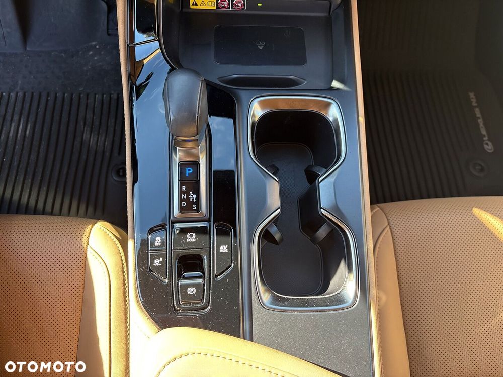 Lexus NX 350h Prestige AWD - 27