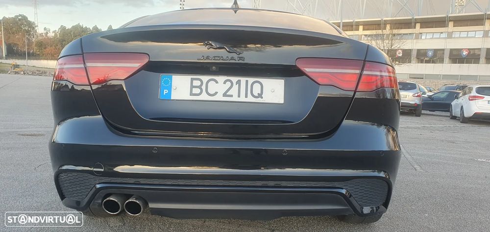 Jaguar XE 2.0 D R-Dynamic S AWD - 4
