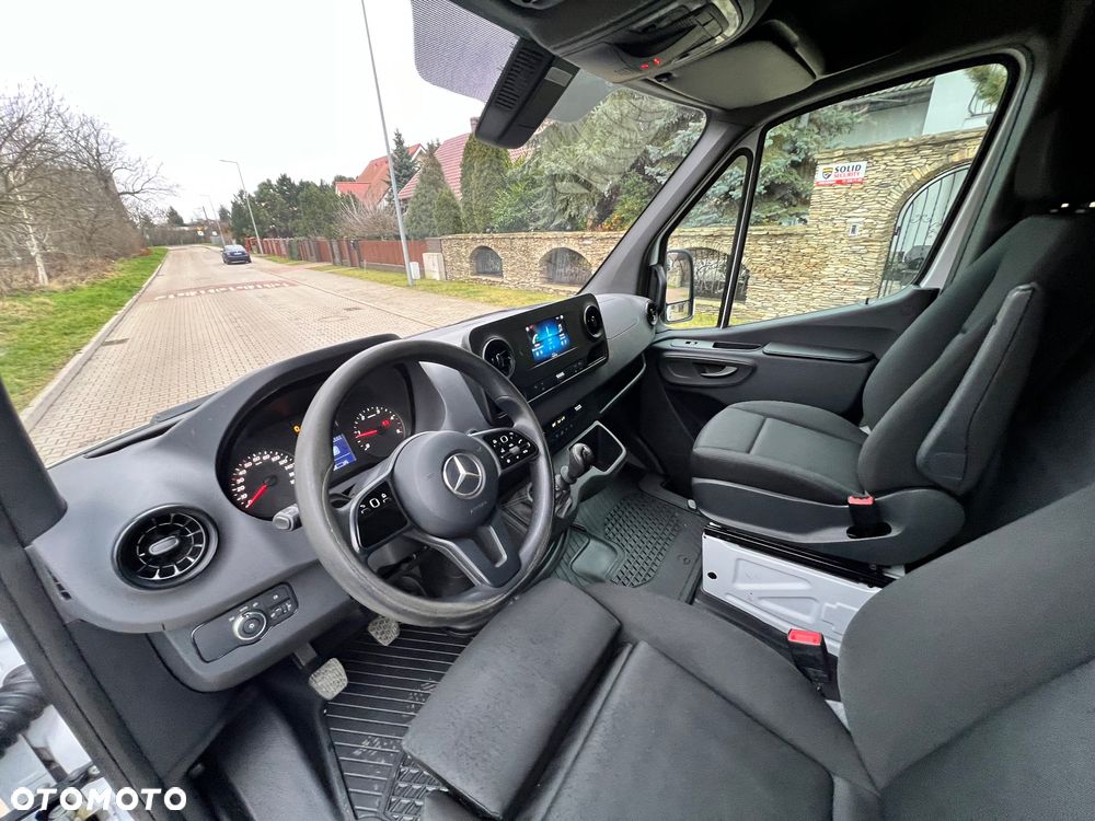 Mercedes-Benz 315 - 6