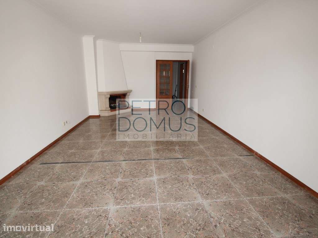 APARTAMENTO T3 JUNTO AO LICEU DE LEIRIA - Grande imagem: 2/16