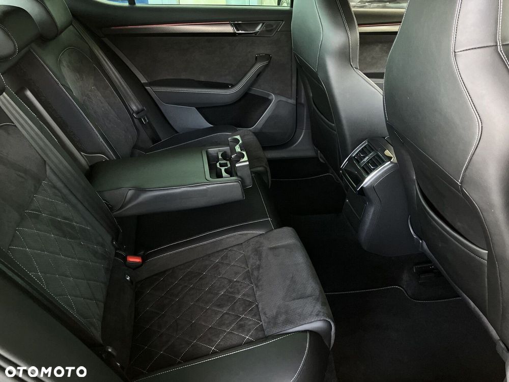 Skoda Superb 2.0 TDI SCR Sportline DSG - 9