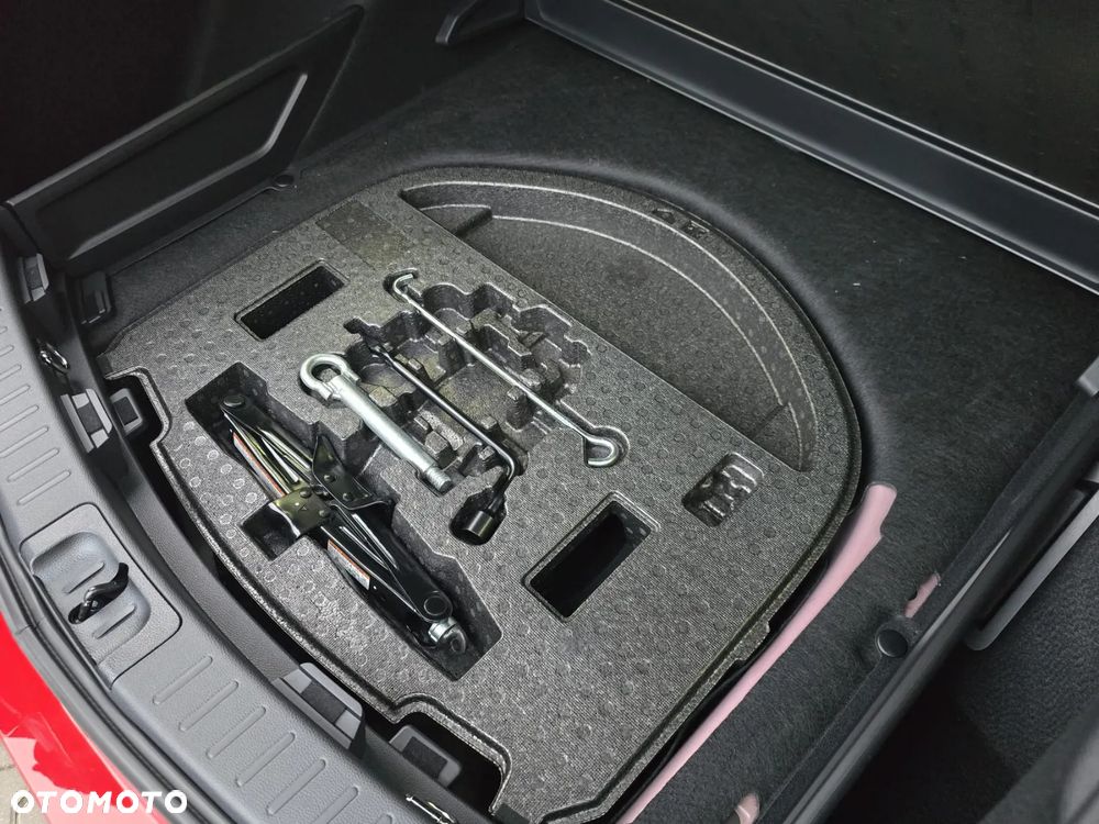 Toyota Corolla 2.0 Hybrid Style - 34