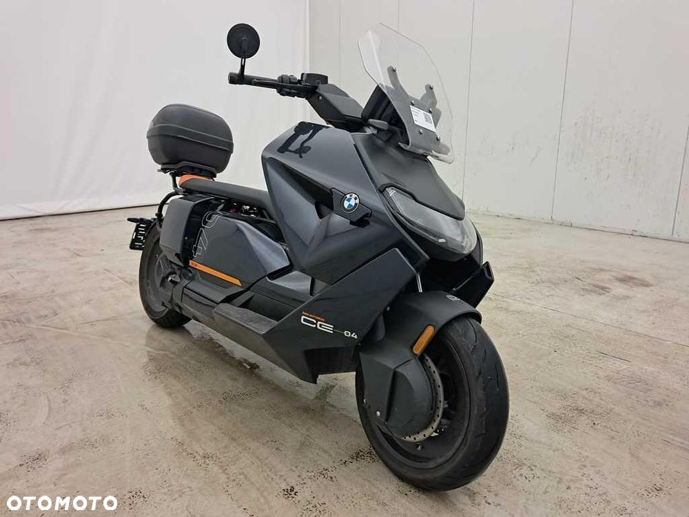 BMW CE 04