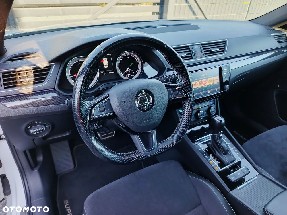 Skoda Superb 2.0 TDI DSG Sportline - 19