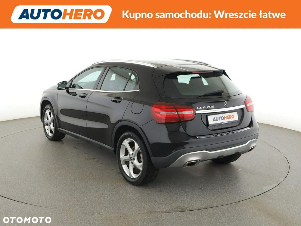 Mercedes-Benz GLA 200 7G-DCT Style - 5