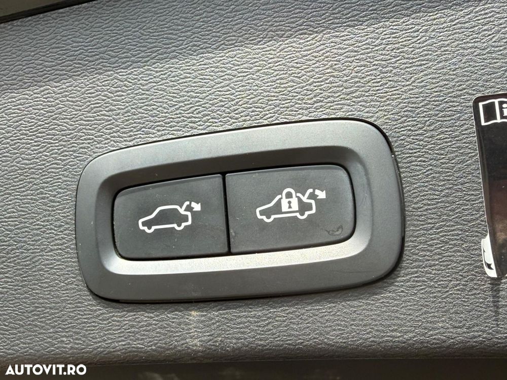 Volvo XC 40 Recharge T5 Twin Engine AT7 Inscription Expression - 28