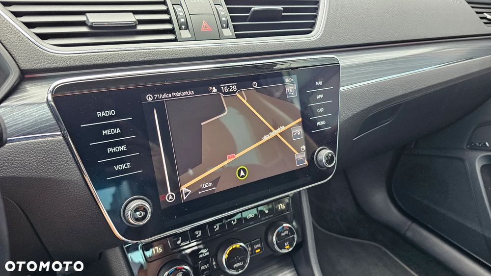 Skoda Superb 2.0 TSI Style DSG - 25