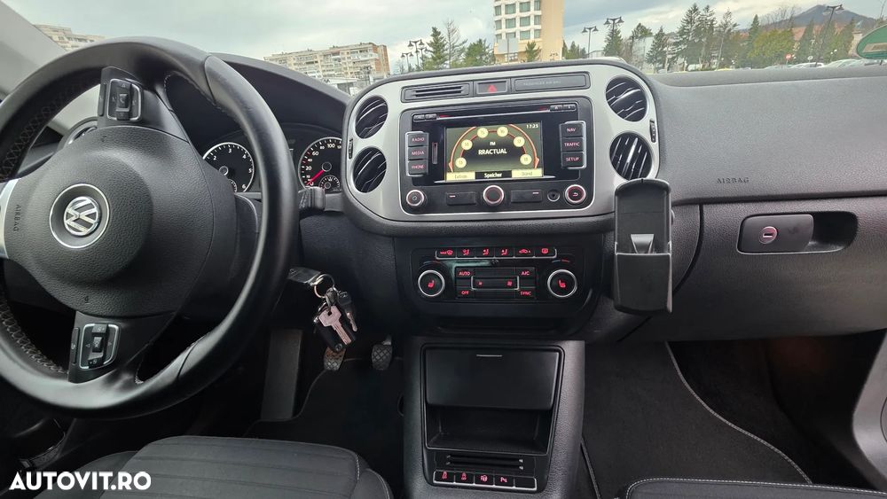 Volkswagen Tiguan 2.0 TDI DPF BlueMotion Technology Cup Sport & Style - 13