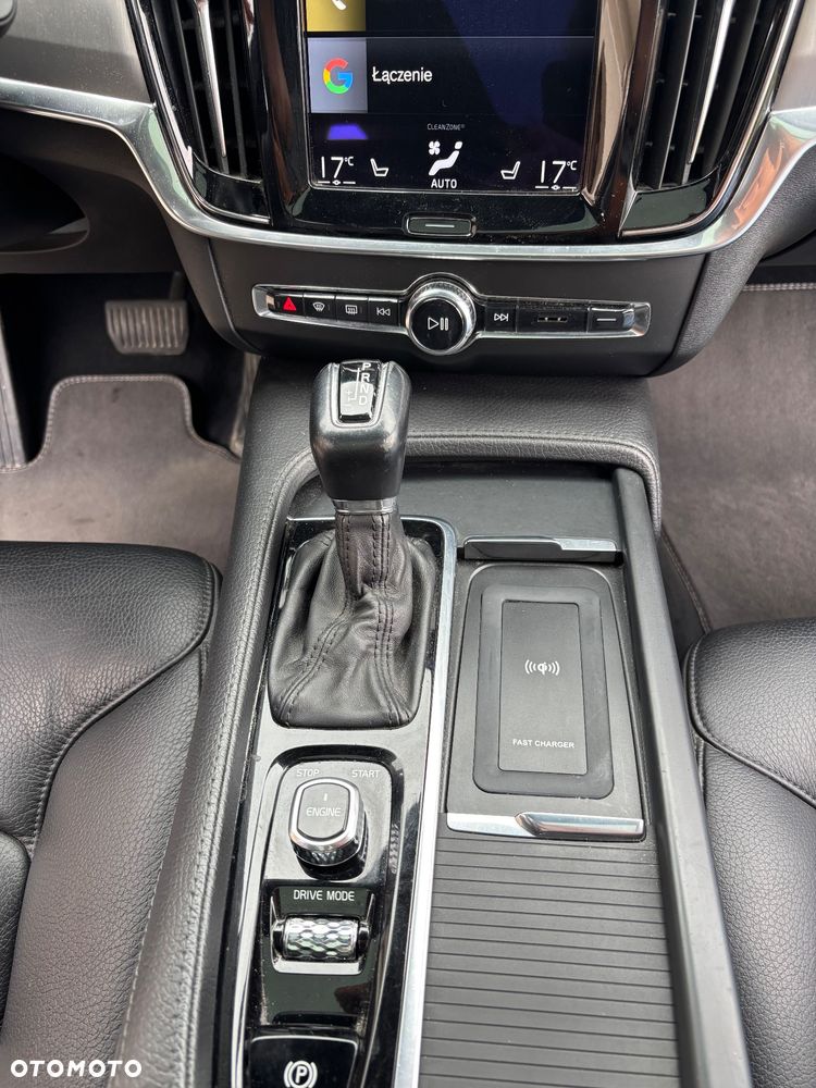 Volvo V90 D5 AWD Momentum - 32