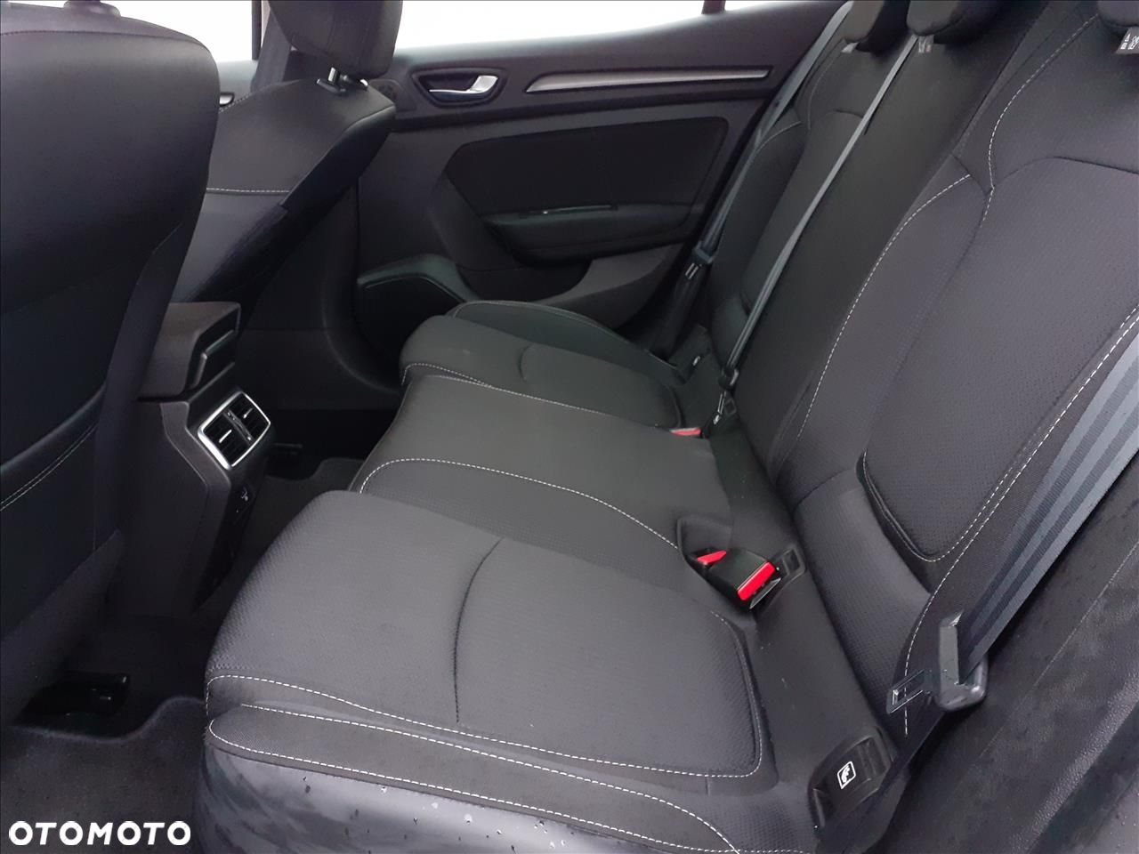 Renault Megane 1.5 Blue dCi Zen EDC - 9