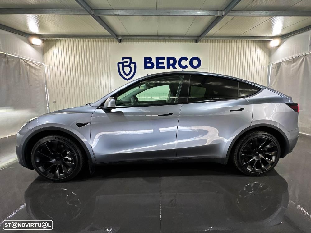 Tesla Model Y Long Range Dual Motor AWD - 13