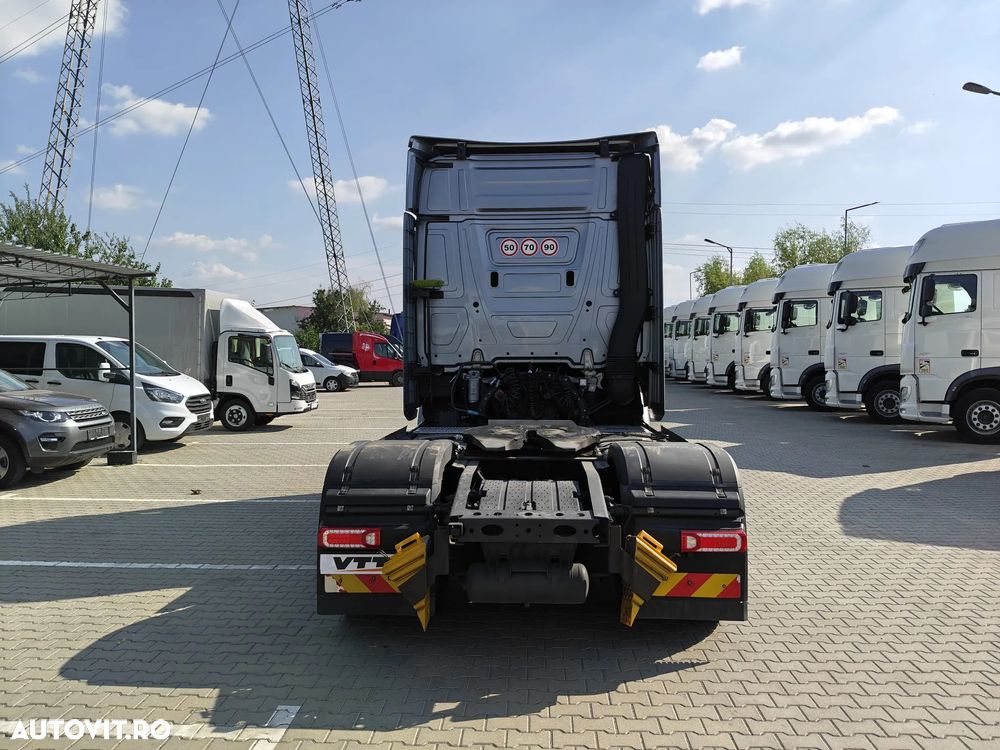 Mercedes-Benz ACTROS - 8