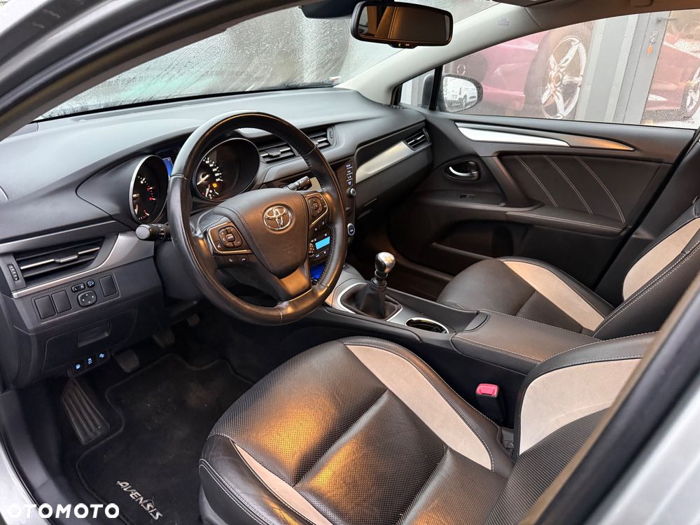 Toyota Avensis 1.8 Prestige - 24
