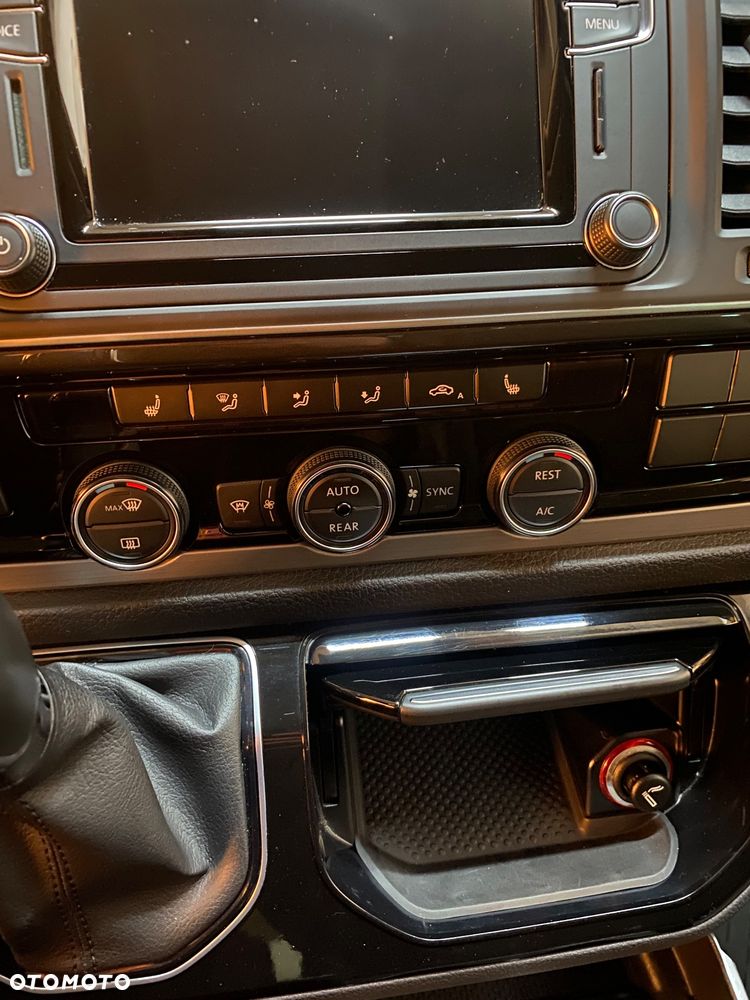 Volkswagen Multivan - 11