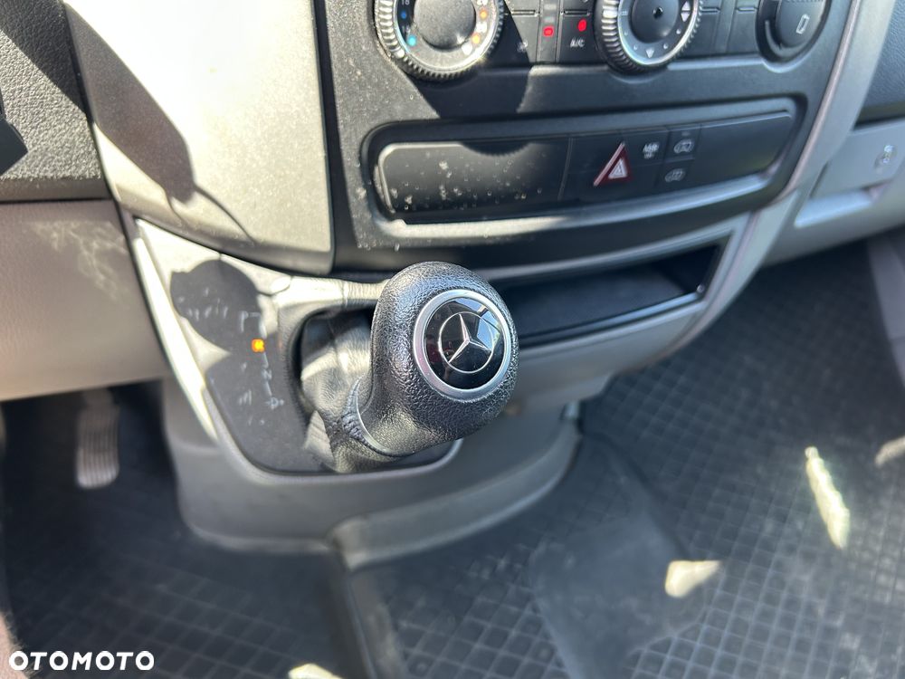 Mercedes-Benz Sprinter - 15
