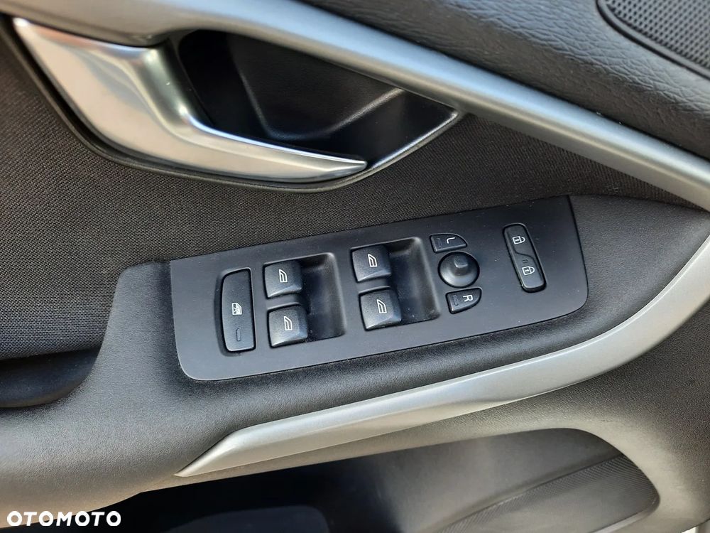 Volvo V40 D3 Momentum - 15