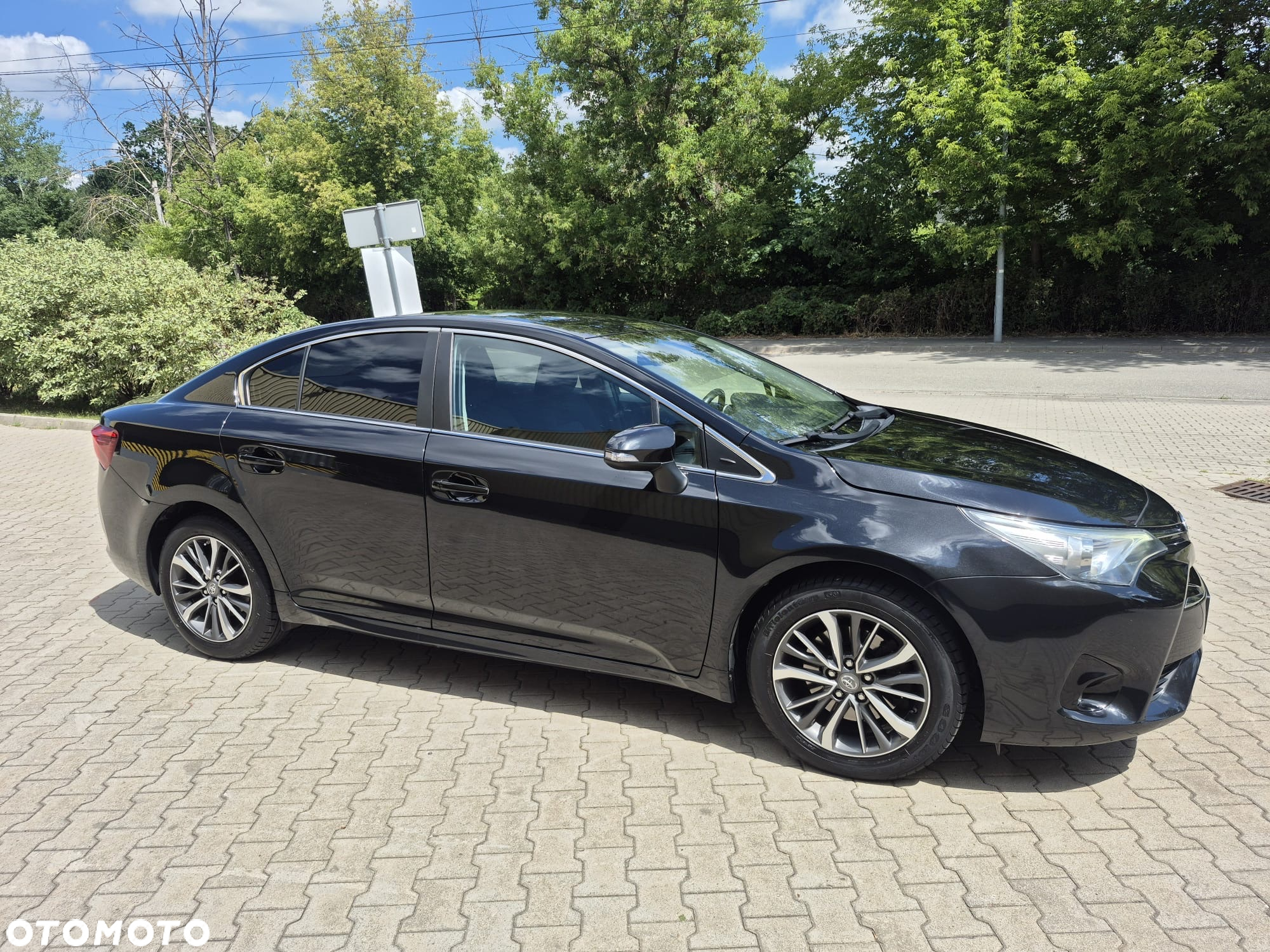 Toyota Avensis 2.0 D-4D Premium - 2