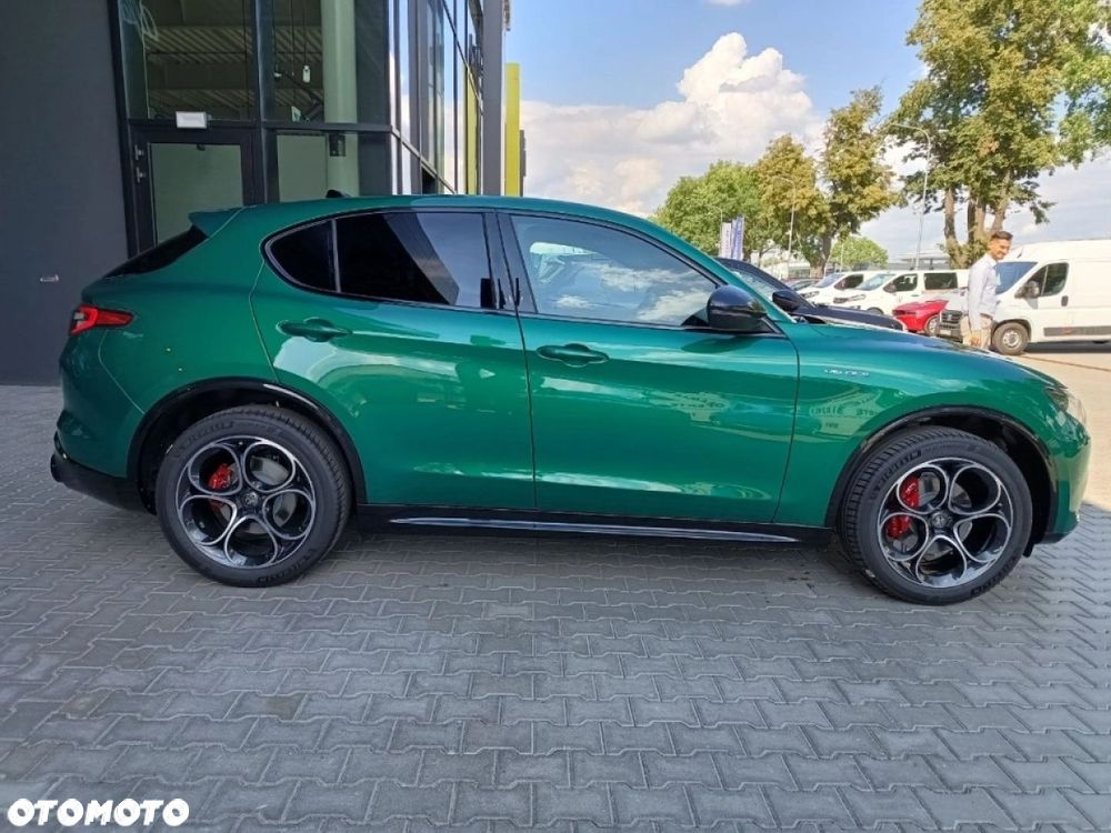 Alfa Romeo Stelvio - 8