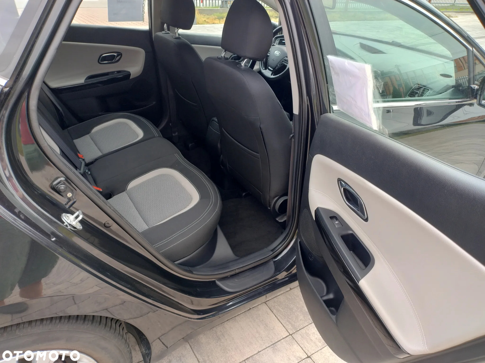 Kia Ceed - 8