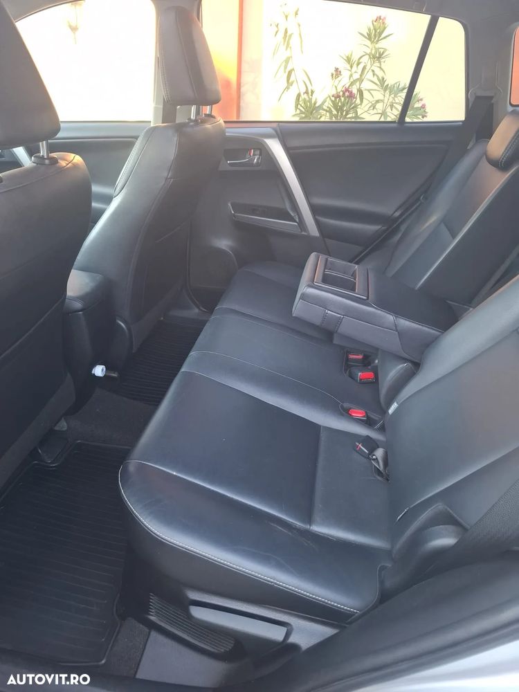 Toyota RAV4 2.5 VVT-i HSD 4x4 Luxury - 11