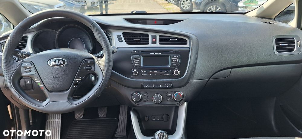 Kia Ceed Cee'd 1.6 GDI L - 10