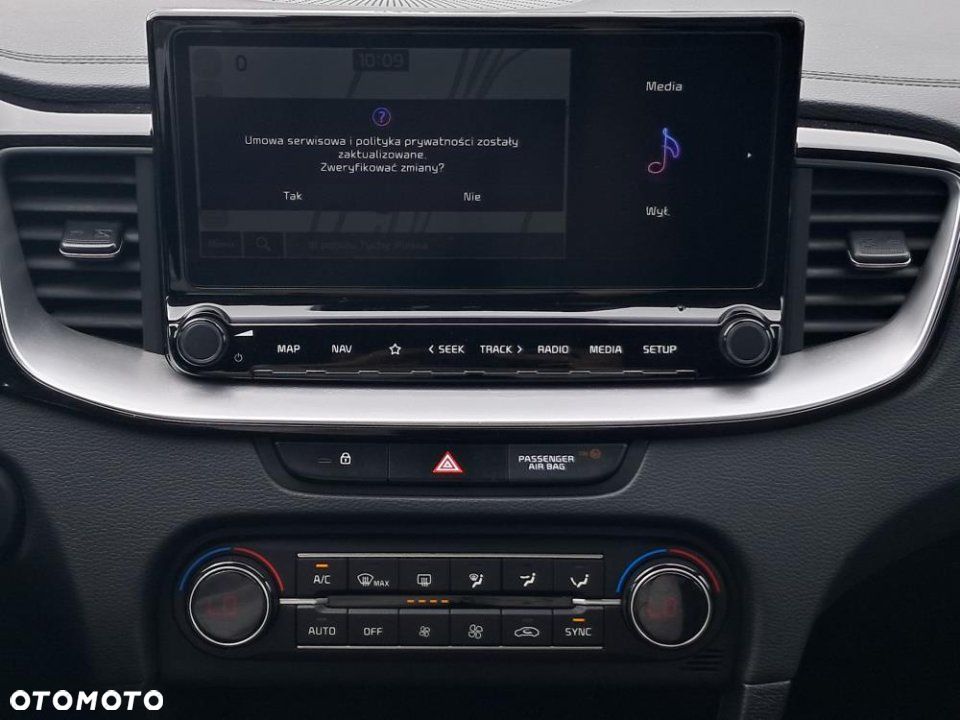 Kia Ceed - 24