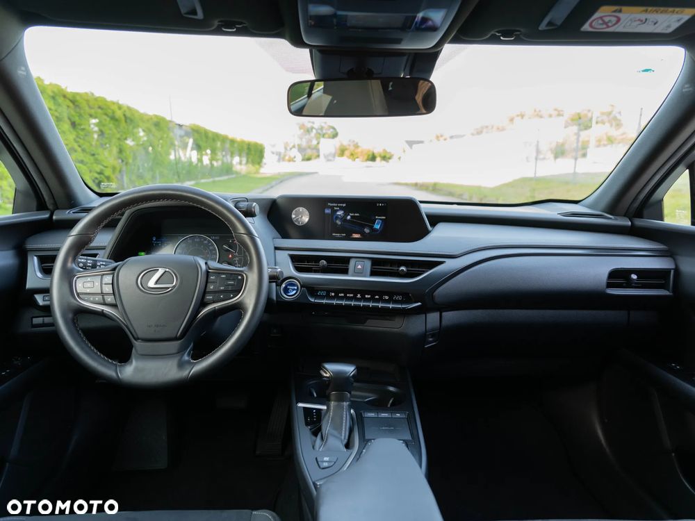 Lexus UX ver-250h - 21