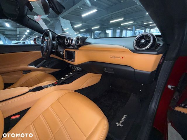 Ferrari California T - 20