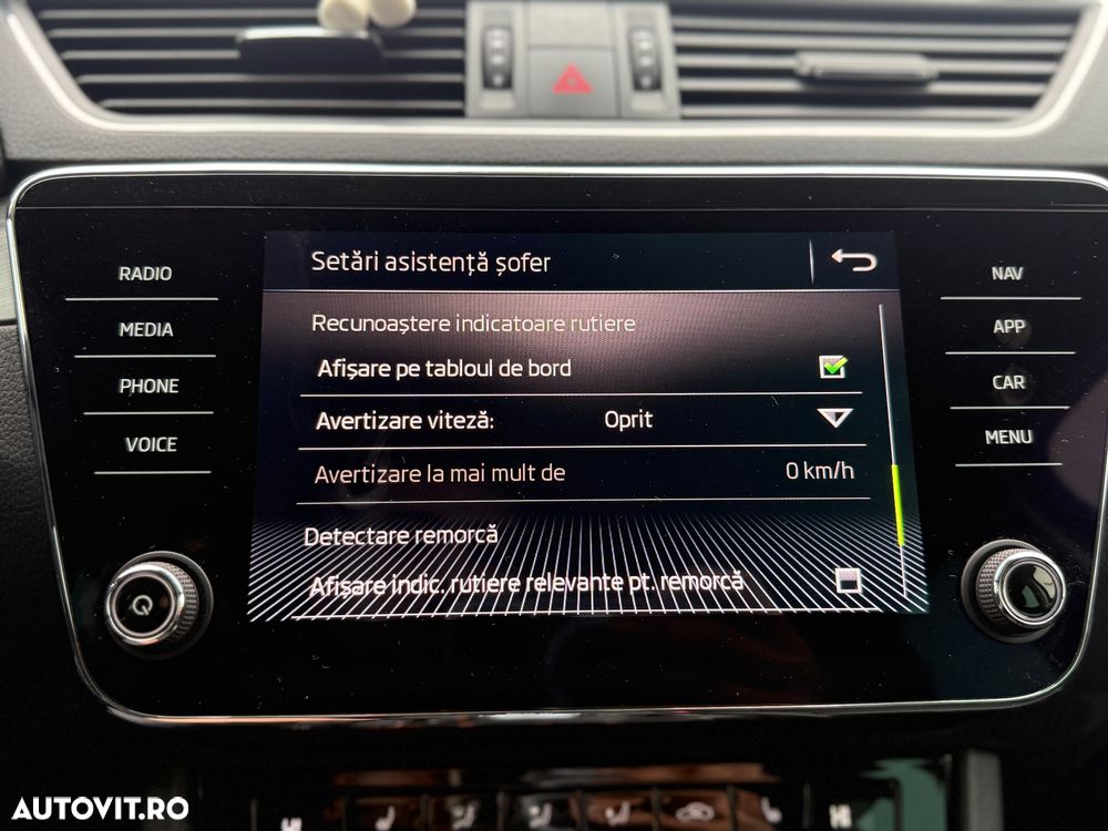 Skoda Superb 2.0 TDI DSG Premium Edition - 20