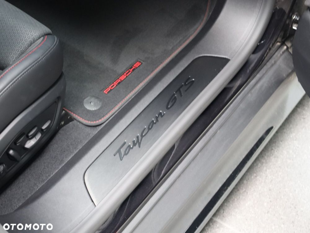 Porsche Taycan - 24