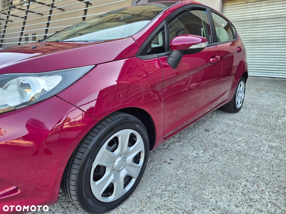 Ford Fiesta 1.25 Celebration - 12