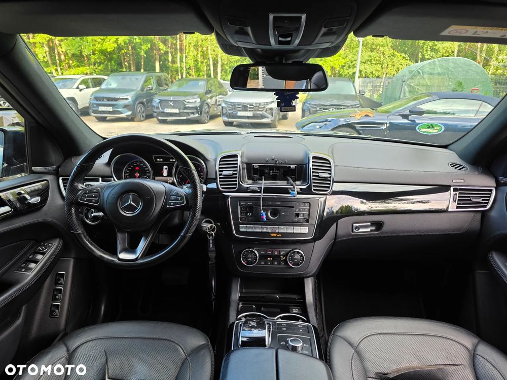Mercedes-Benz GLS - 25