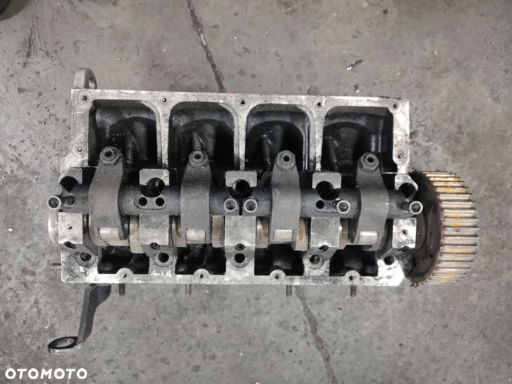 PASSAT B5 1,9TDI GŁOWICA SILNIKA 038103373C - 3