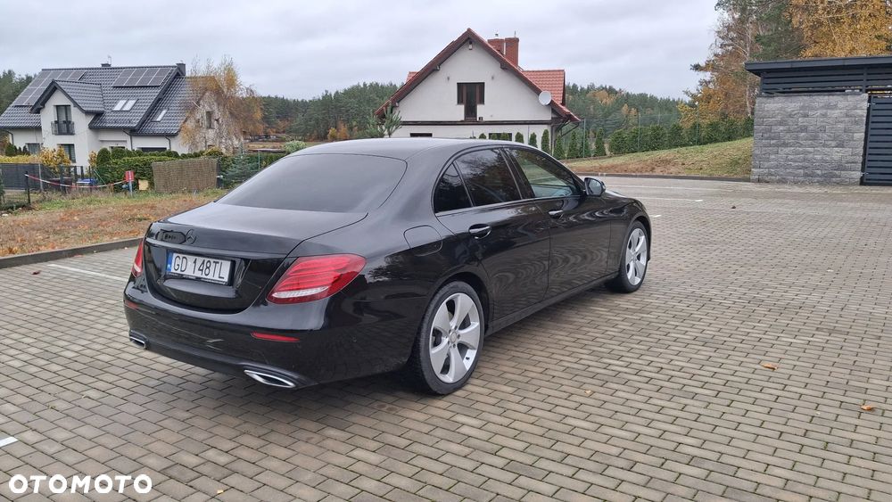 Mercedes-Benz Klasa E 220 d 4-Matic - 4